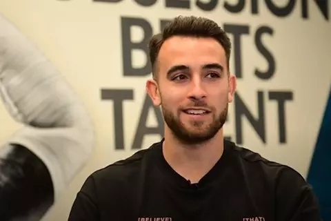 موندو ديبورتيفو: إريك جارسيا جاهز لمواجهة إشبيلية